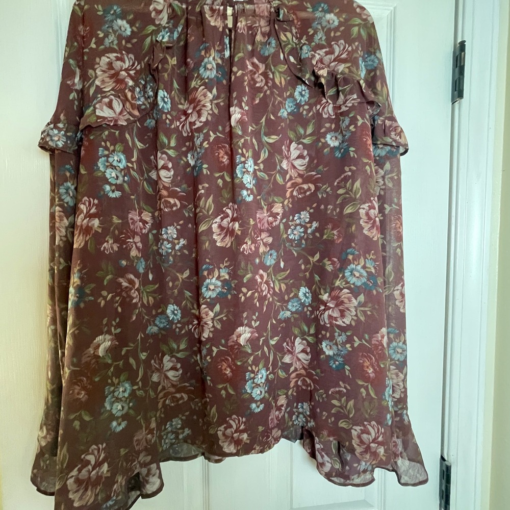 Torrid Chiffon Long Sleeve Crew Neck Ruffle Blouse Sz 3X 22-24 Burgundy‎ Floral - Picture 2 of 12